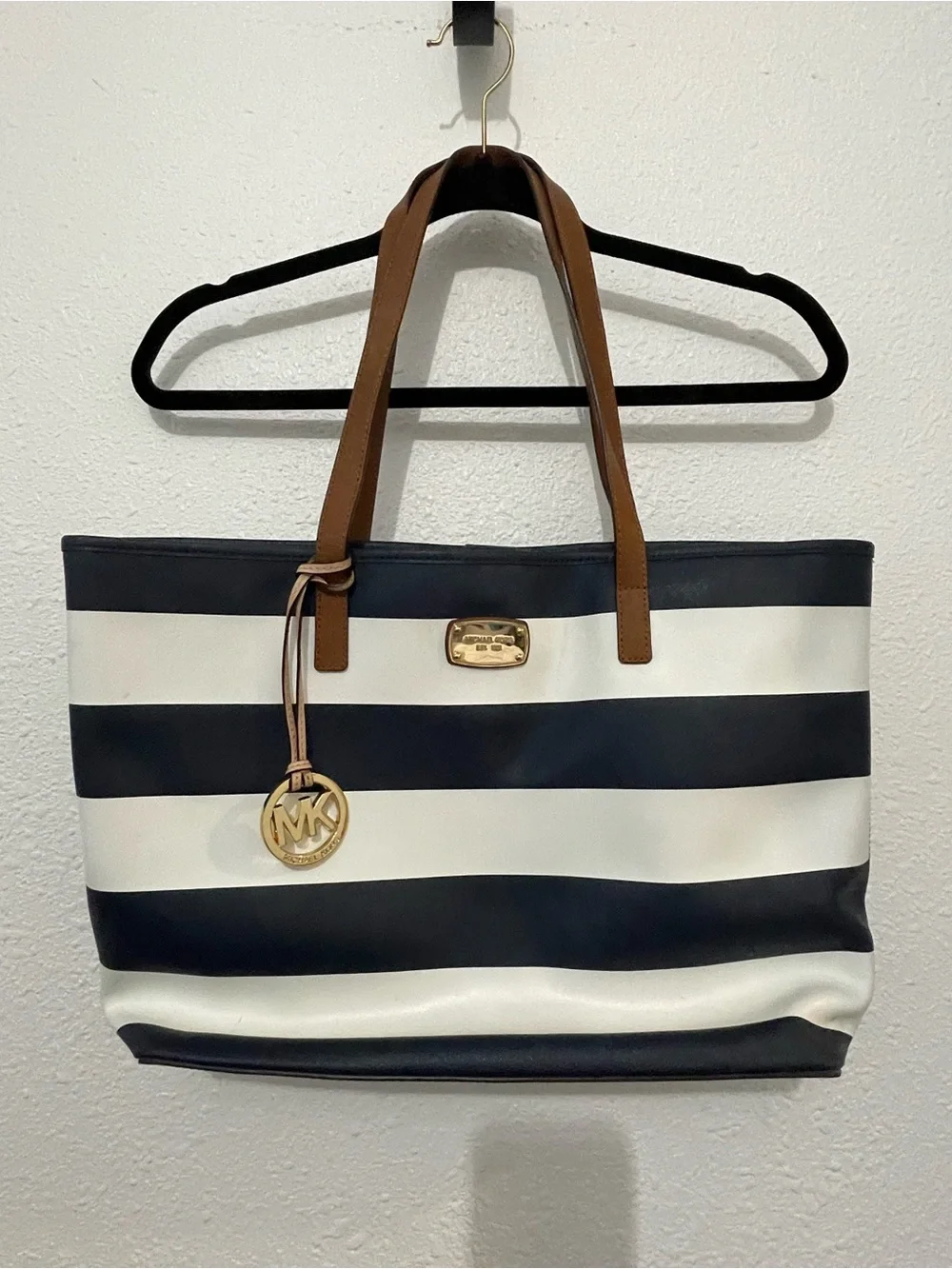 Michael Kors Nautical Navy Blue and White Striped Tote bucket hand bag clean